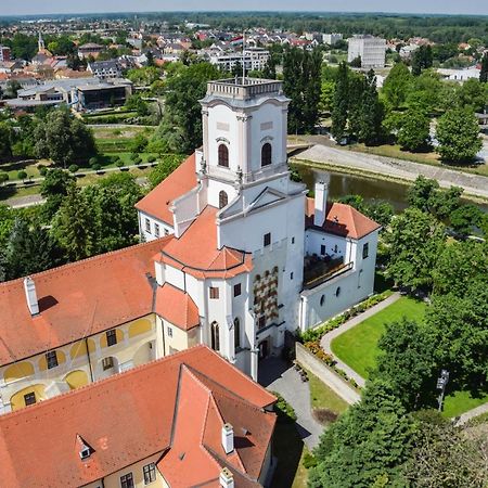 Hotel Domus Collis Győr Eksteriør billede