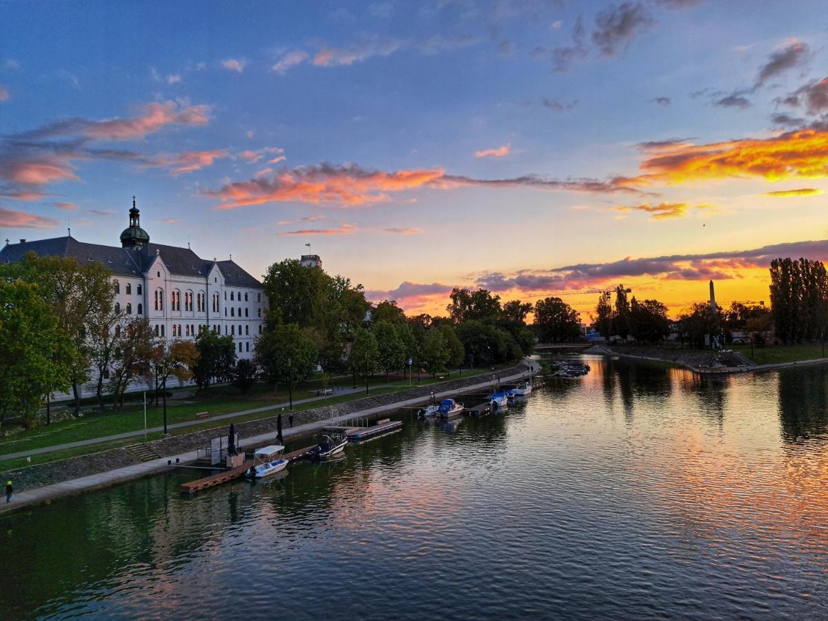Hotel Domus Collis Győr Eksteriør billede