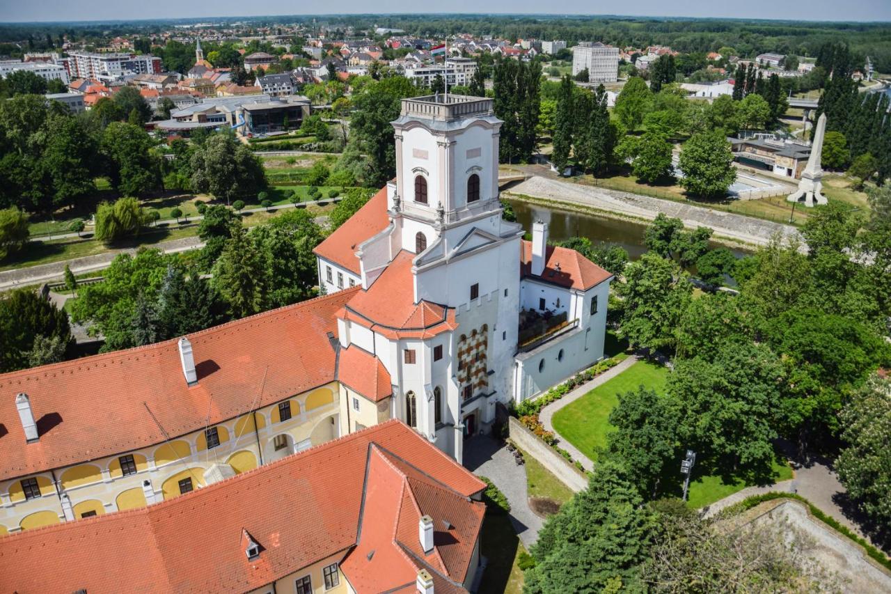 Hotel Domus Collis Győr Eksteriør billede